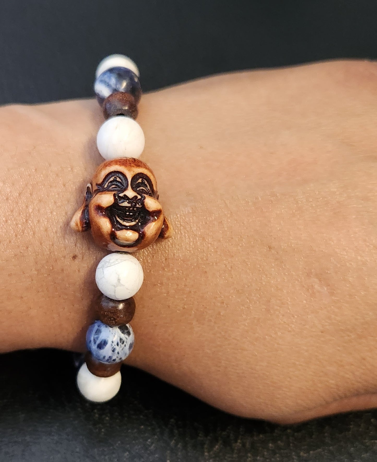Sodalite & White Howlite w/ Brown Jade Buddha Bracelet