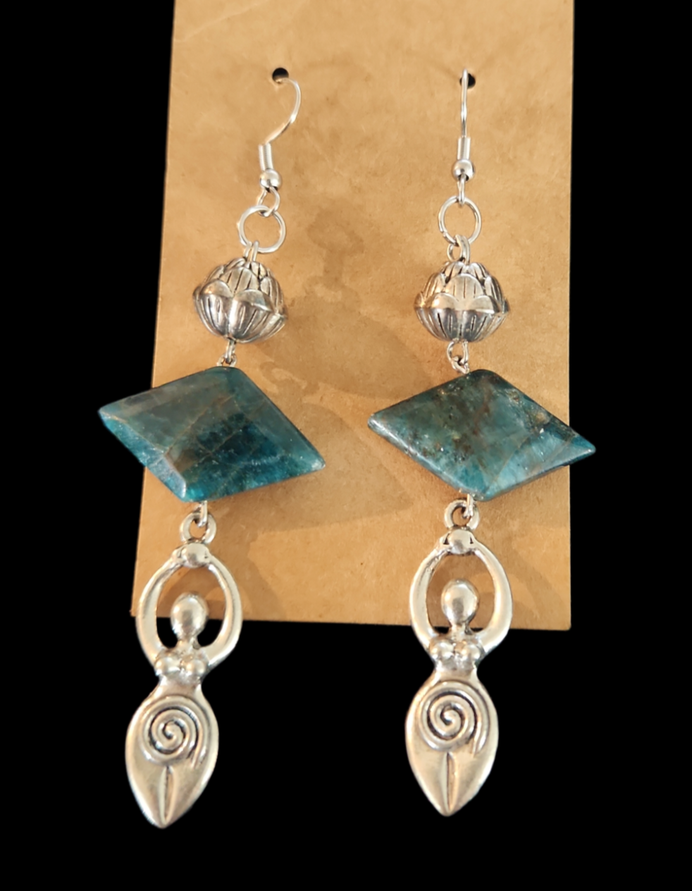 Apatite Goddess & lotus flower