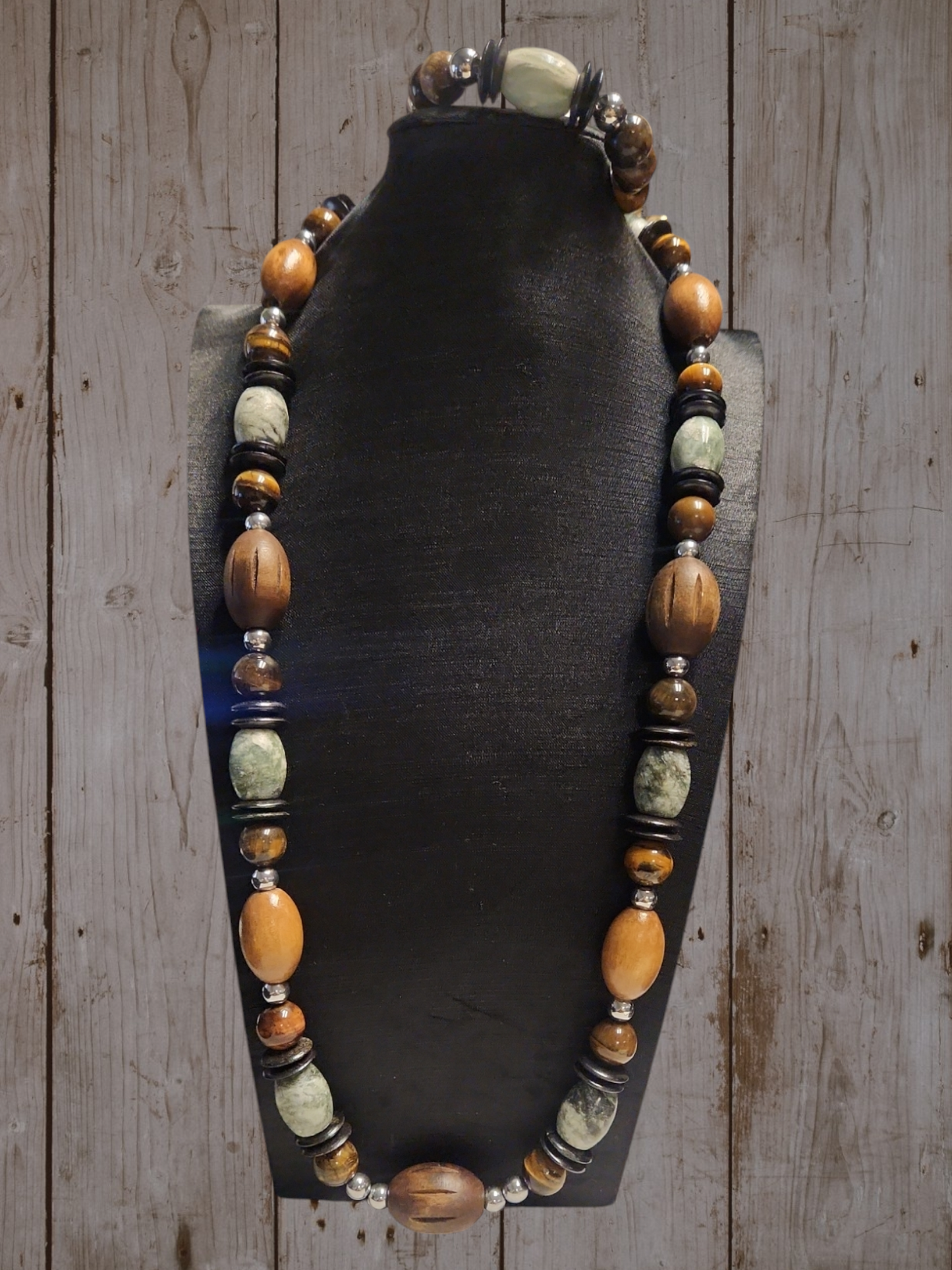 Tiger in the Jungle necklace set